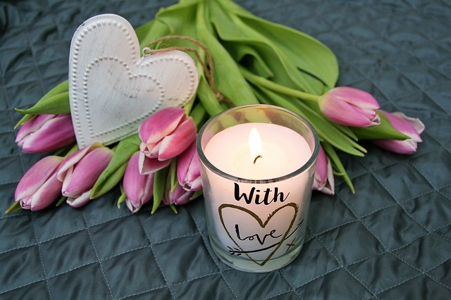 Svíčky – romantika nebo nebezpečí Seznam věcí, které je dobré dodržovat, aby se romantika nezměnila v noční můru