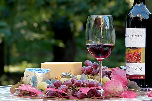 Skleničky na víno – umíte je používat Malý průvodce servírováním vína