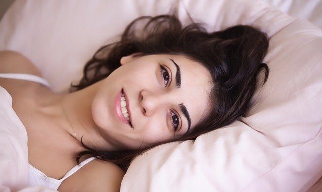 5 přírodních prostředků, které vám pomohou s lepším usínáním