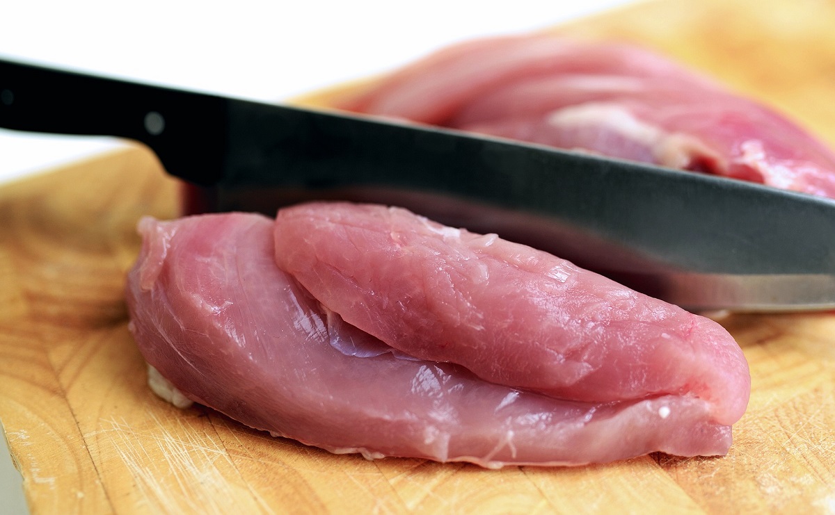 kuřecí maso nůž prkénko