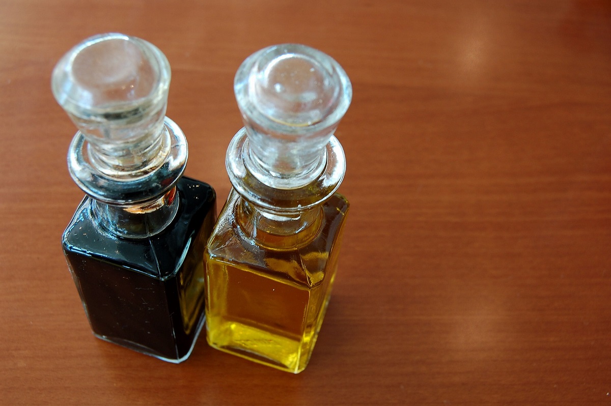 lahvička ocet a olej