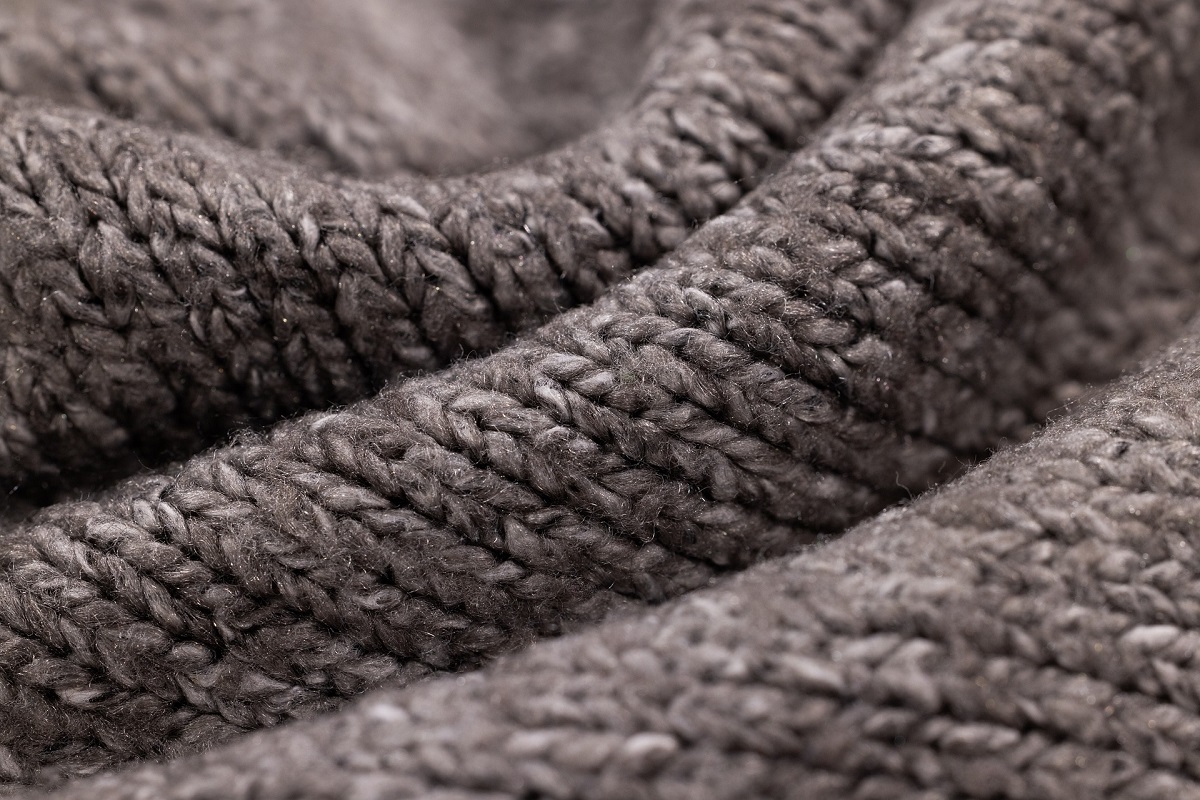 pleteny-svetr-detail
