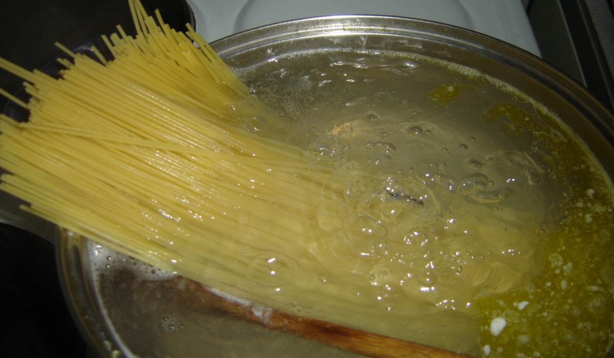 vareni-spaget-hrnec