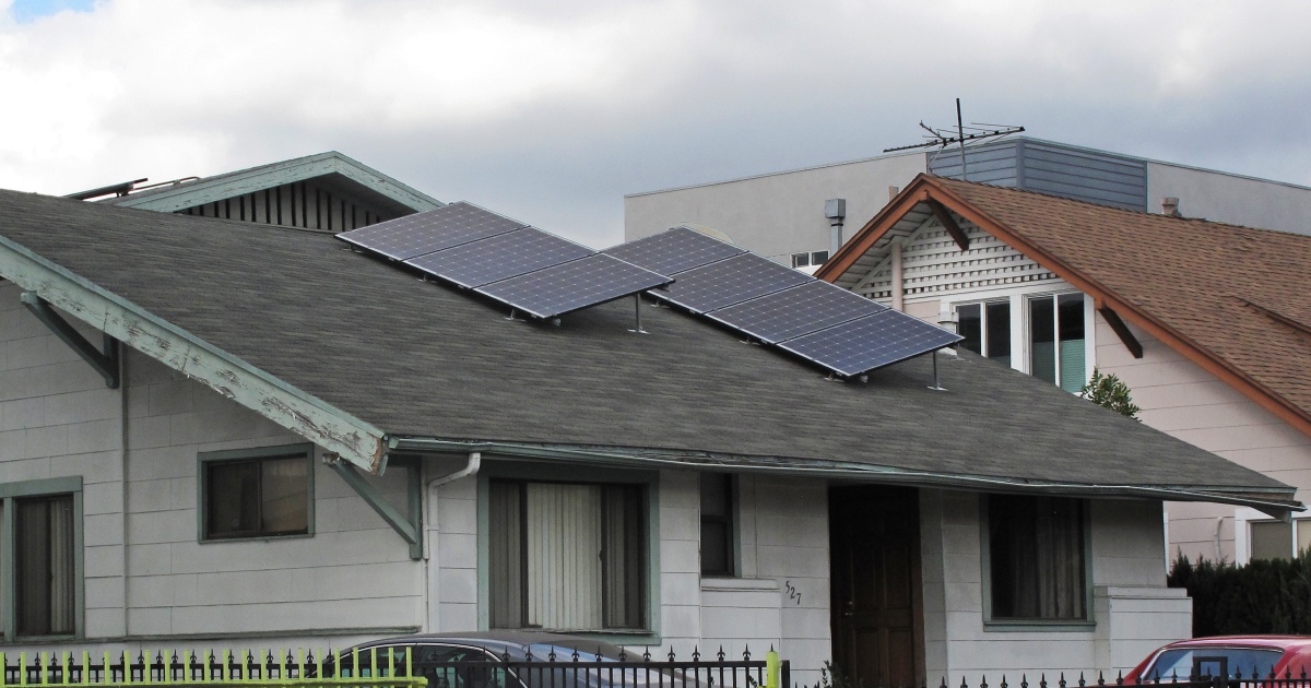 solarni-panely-strecha