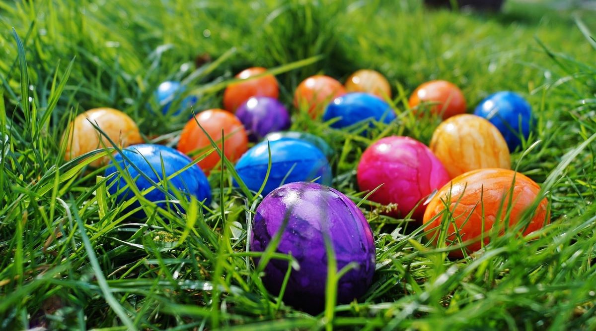 Velikonoční tradice barvení vajíček