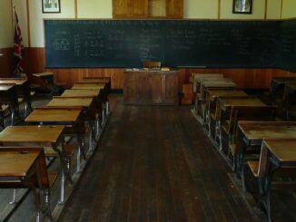 Stará střední škola se stala komunitním centrem, ale i domovem