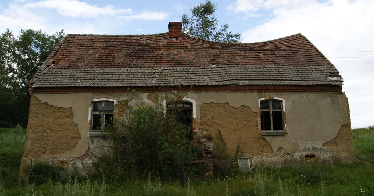 opusteny-dum-zchatraly